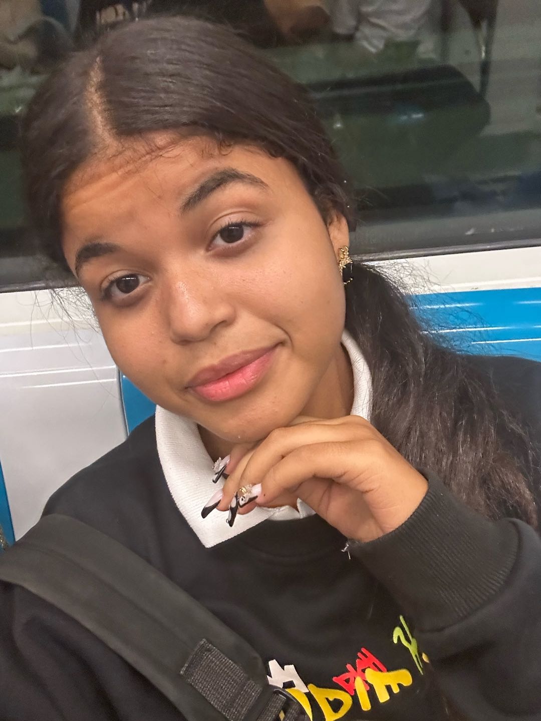 Reyna, de República Dominicana, en Mujeres Solteras